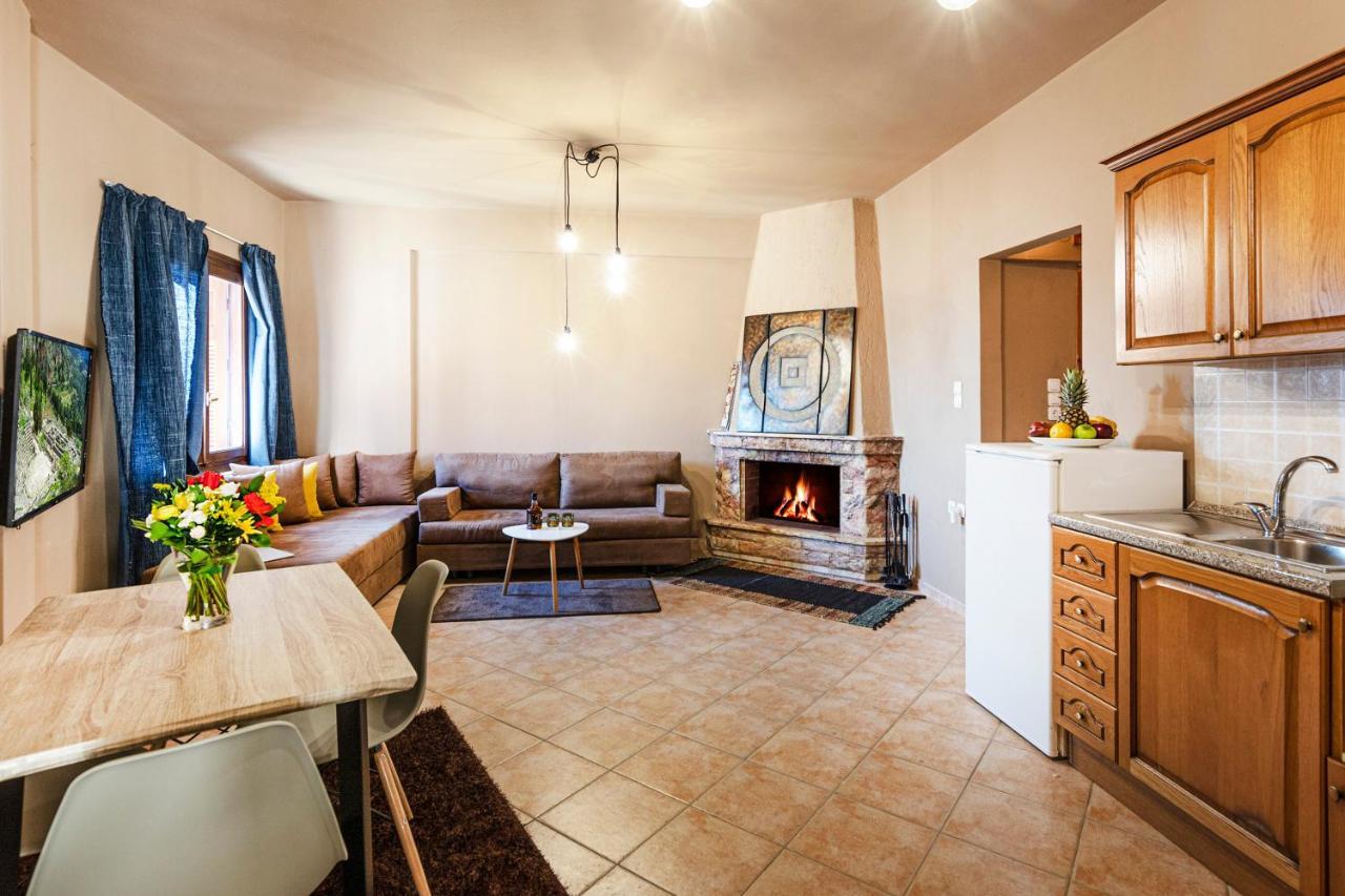 Deluxe Apartments By White Hills Arachova Exterior photo