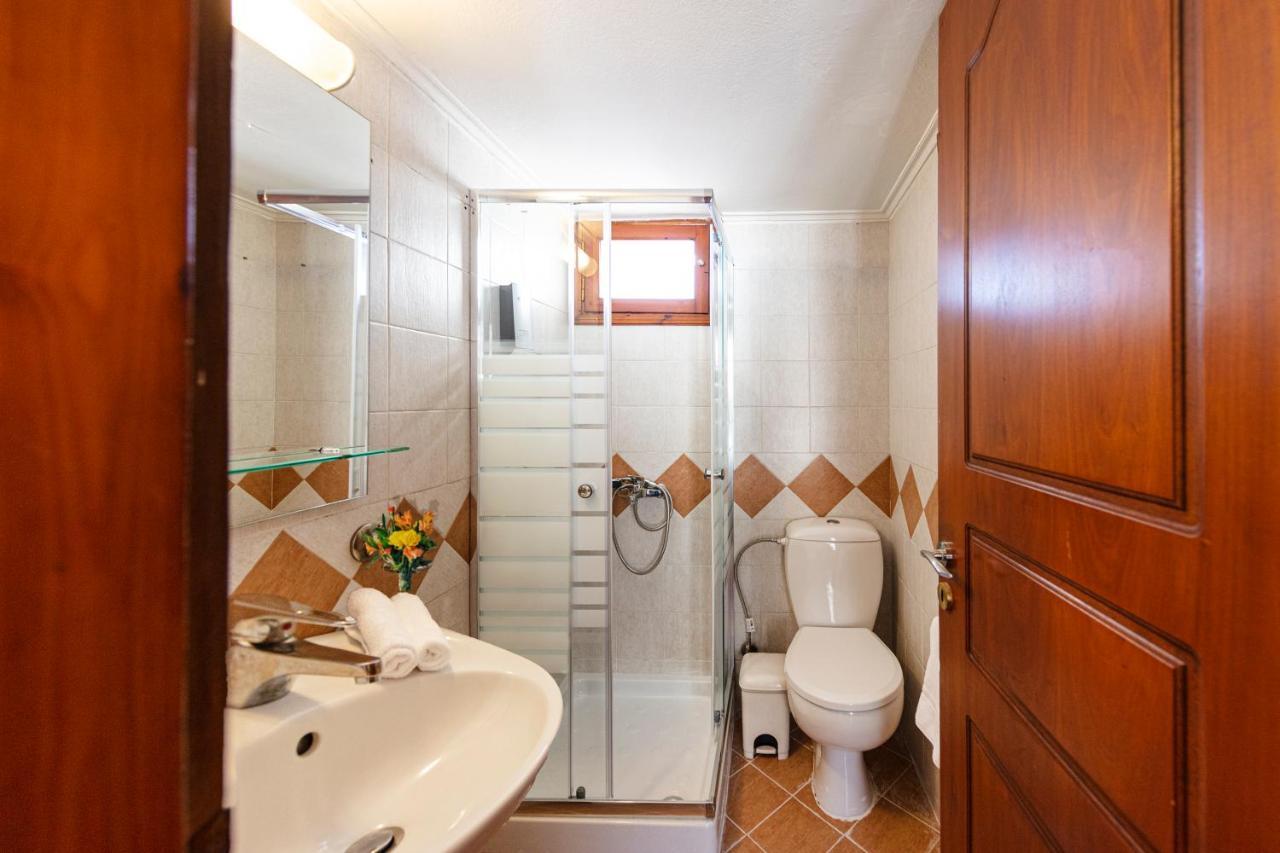 Deluxe Apartments By White Hills Arachova Exterior photo