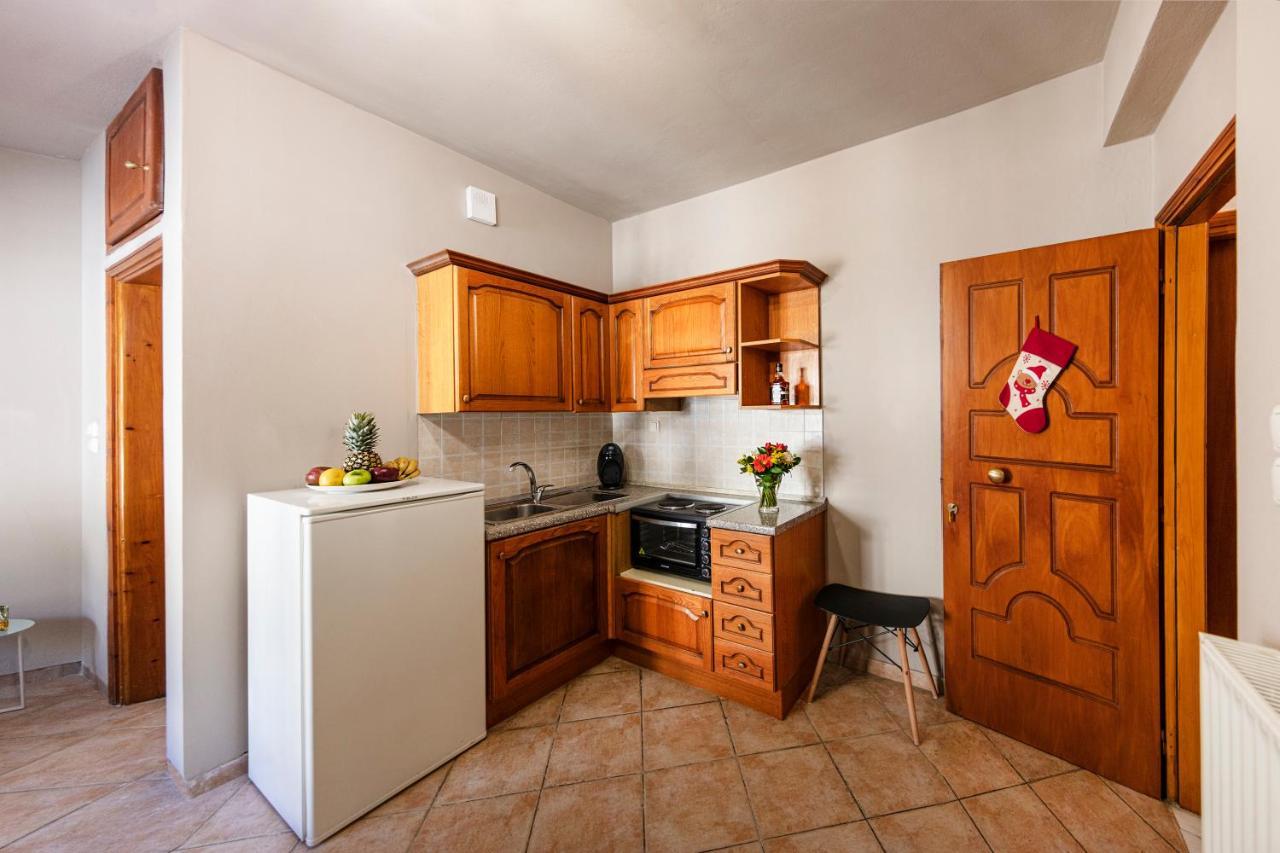 Deluxe Apartments By White Hills Arachova Exterior photo
